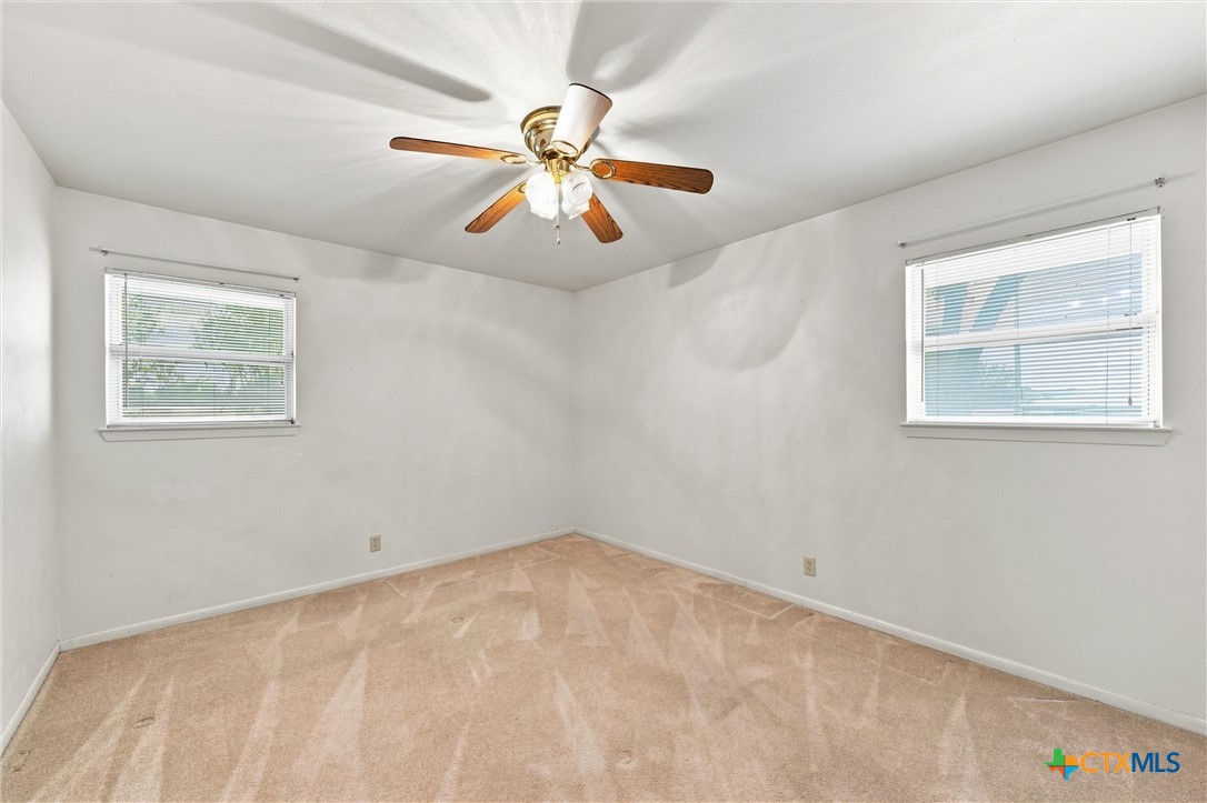 484 Thompson Road Property Photo 19
