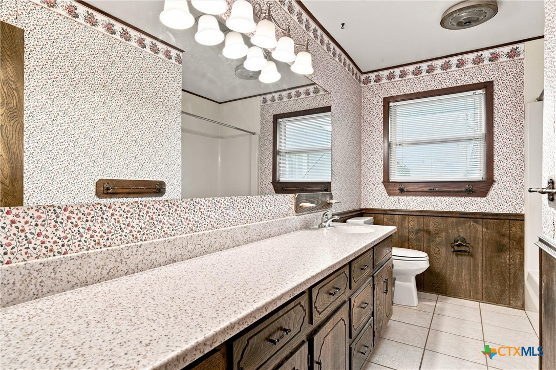 484 Thompson Road Property Photo 22