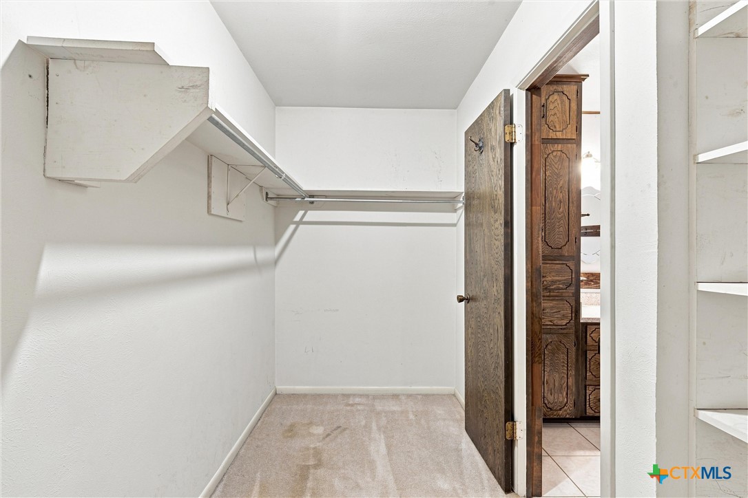 484 Thompson Road Property Photo 23