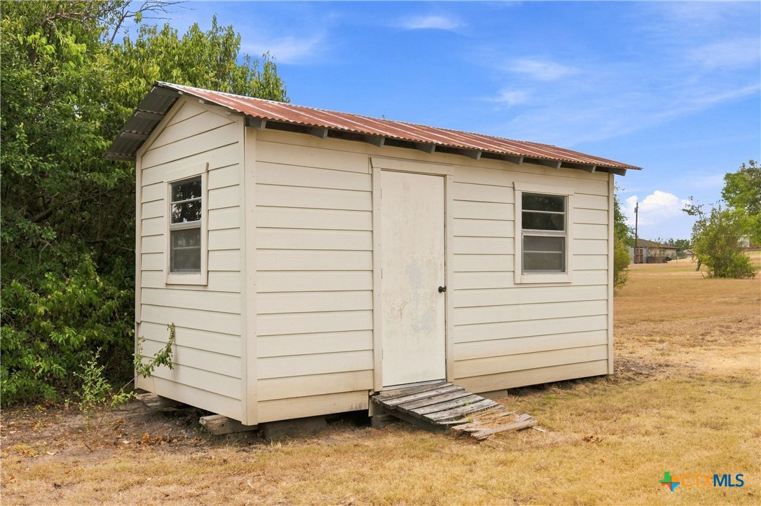 484 Thompson Road Property Photo 28