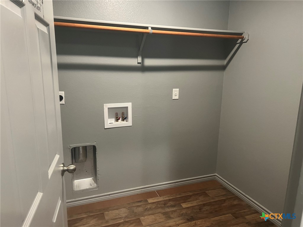 2814 Leroy Circle B Property Photo 4