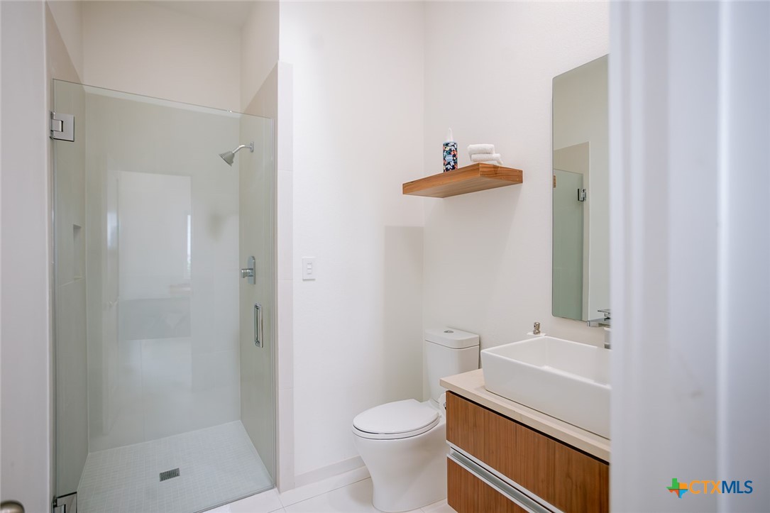 810 Champions Row Property Photo 31