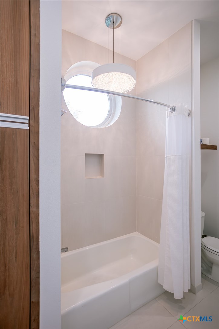 810 Champions Row Property Photo 33