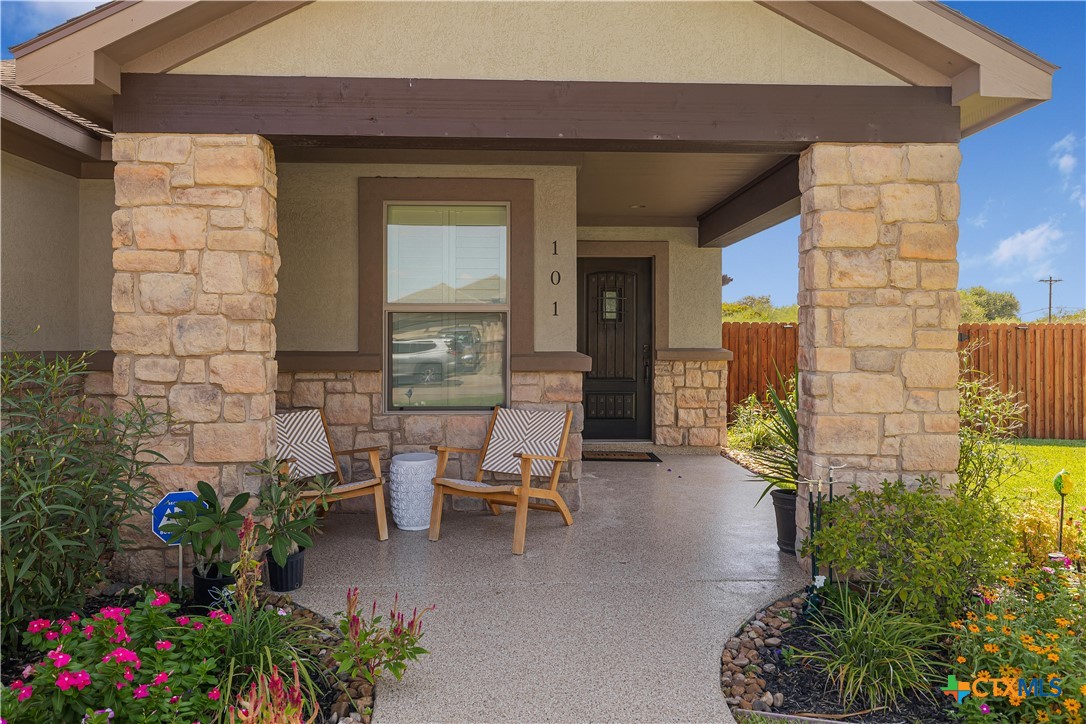 101 Gabbiano Court Property Photo 2