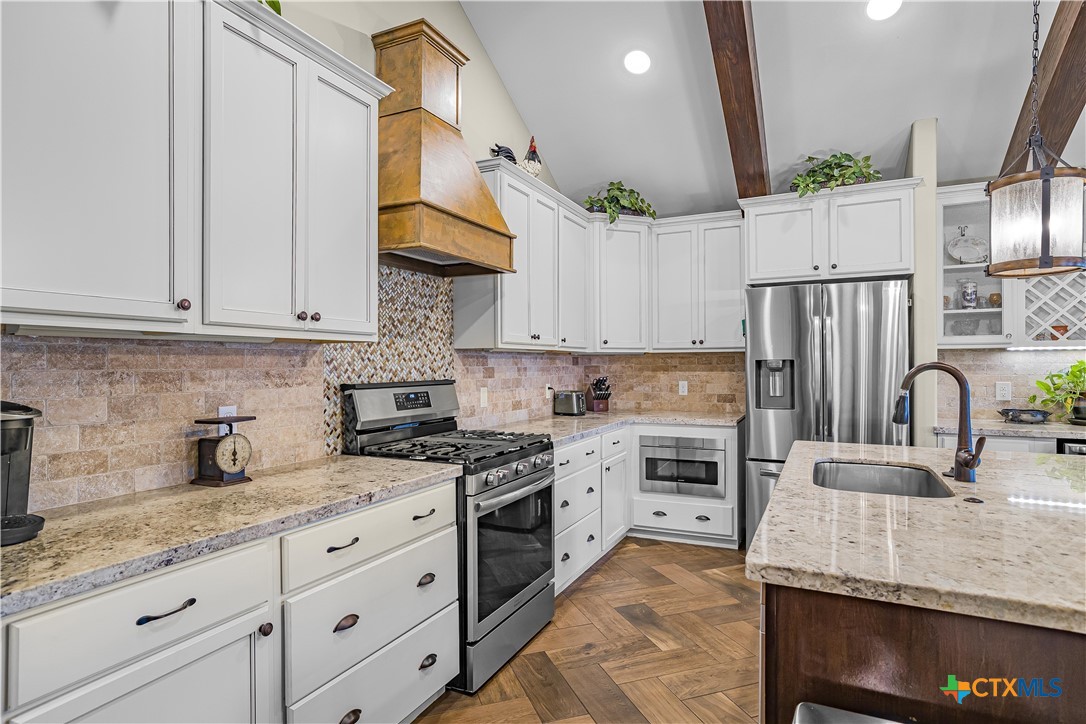 101 Gabbiano Court Property Photo 10