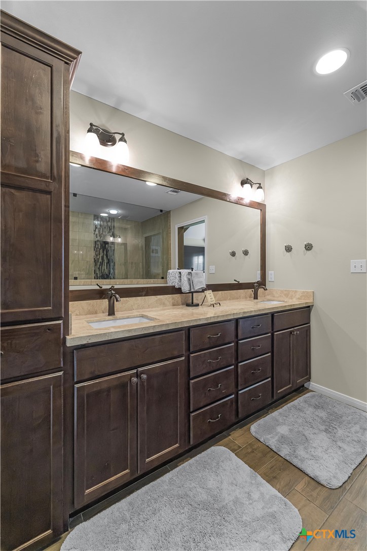 101 Gabbiano Court Property Photo 19