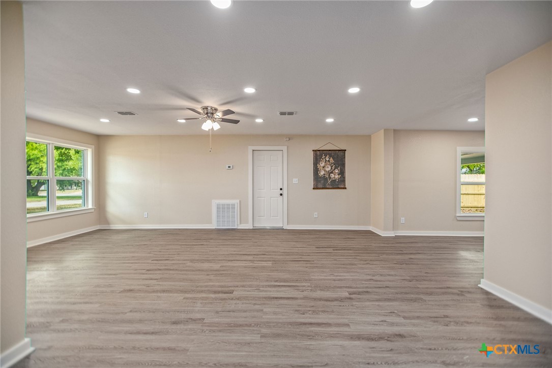 526 Fairmont Street Property Photo 6