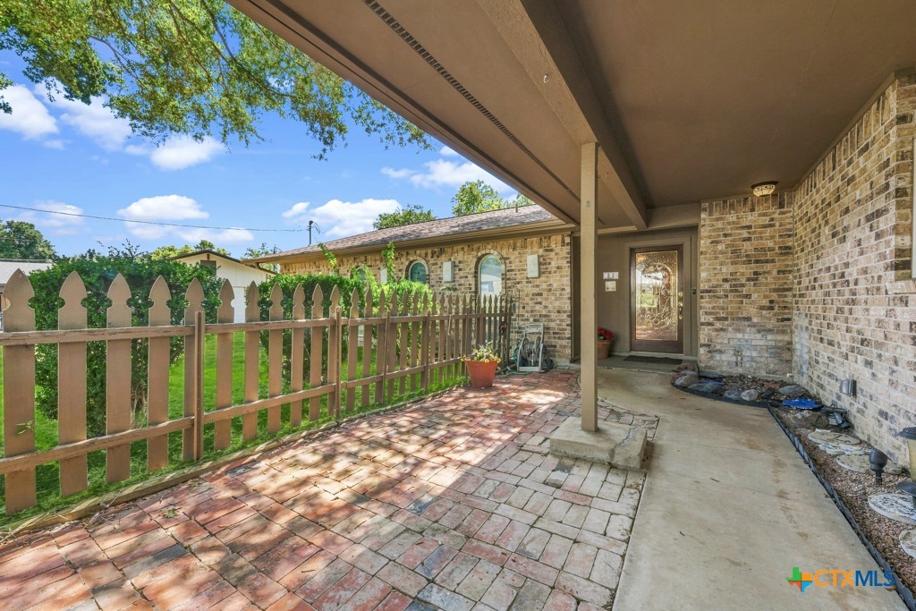605 Ridgecrest Property Photo 7