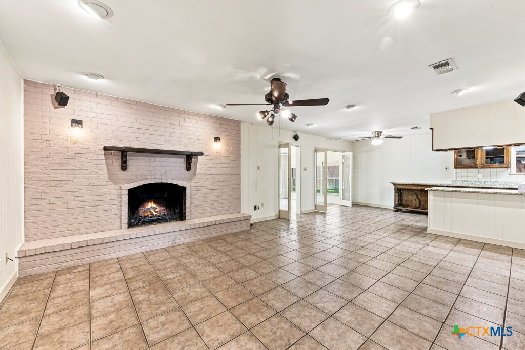 605 Ridgecrest Property Photo 9