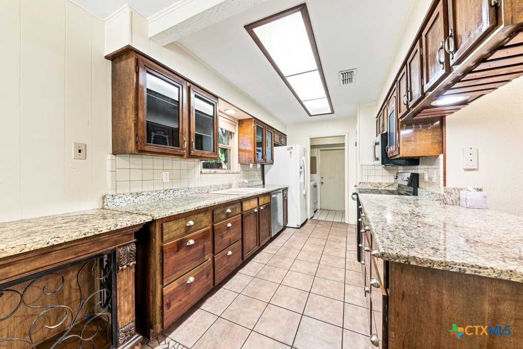 605 Ridgecrest Property Photo 14