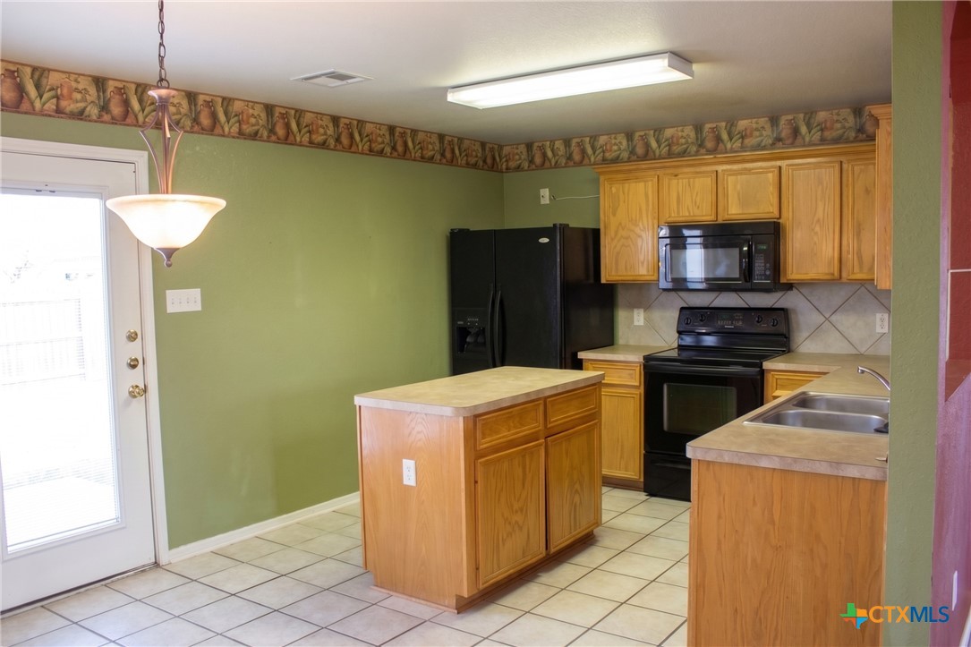 2205 Napier Drive Property Photo 3