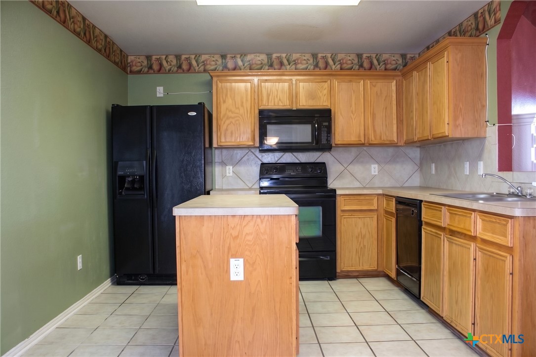 2205 Napier Drive Property Photo 4