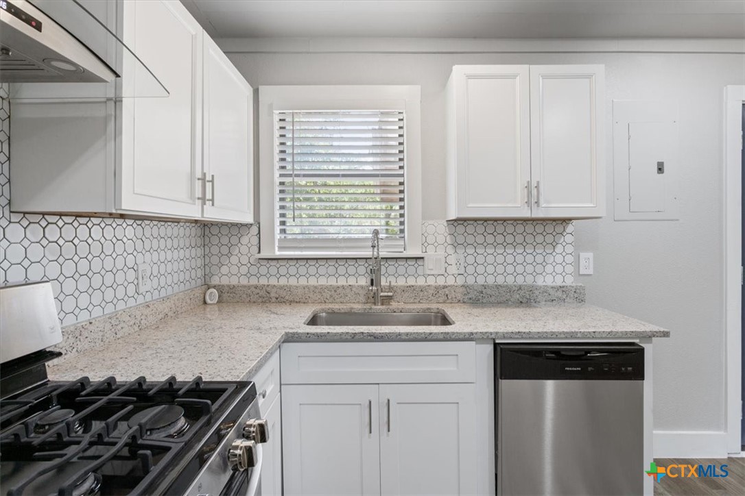 204 E Fowler Avenue Property Photo 16