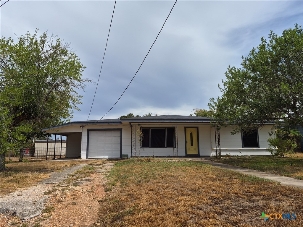 1010 E Church Street Property Photo 4