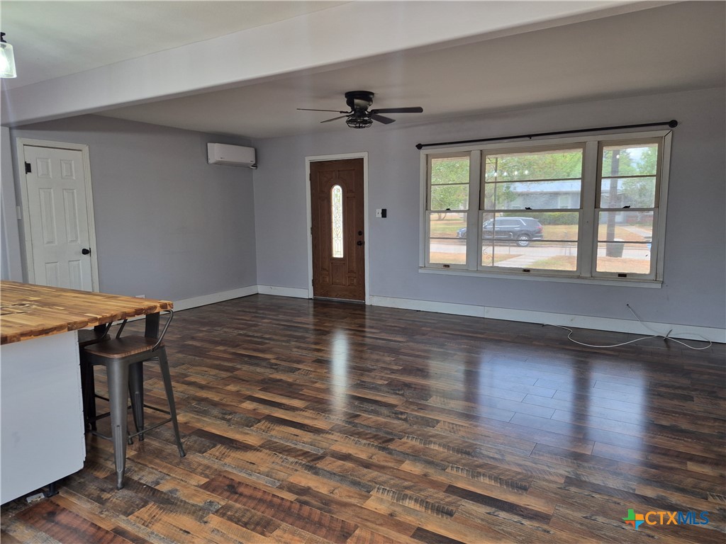 1010 E Church Street Property Photo 6