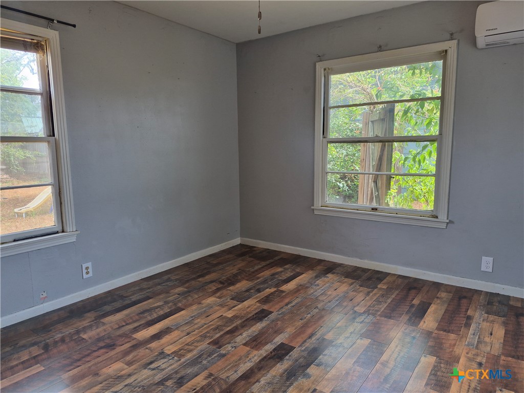 1010 E Church Street Property Photo 17