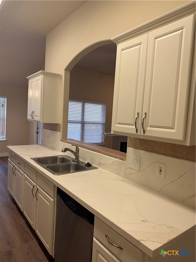 3020 Green Mountain Drive Property Photo 8