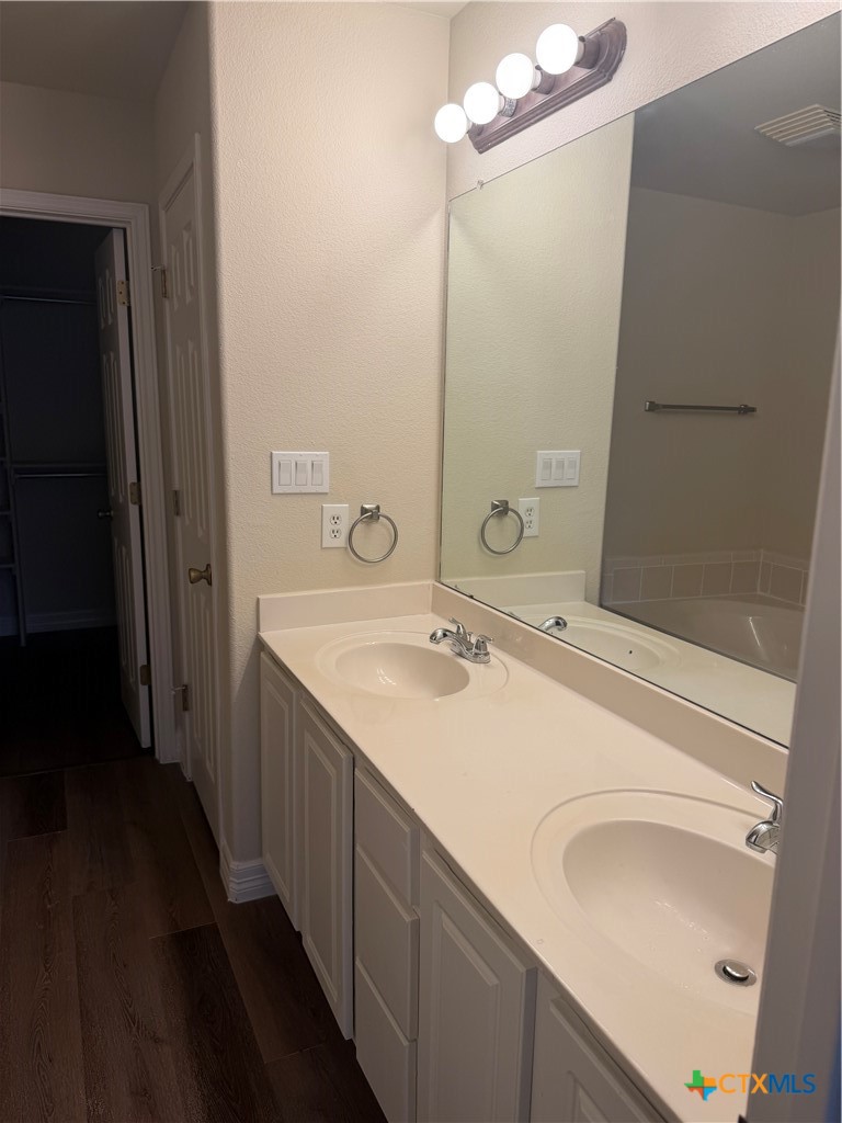 3020 Green Mountain Drive Property Photo 11