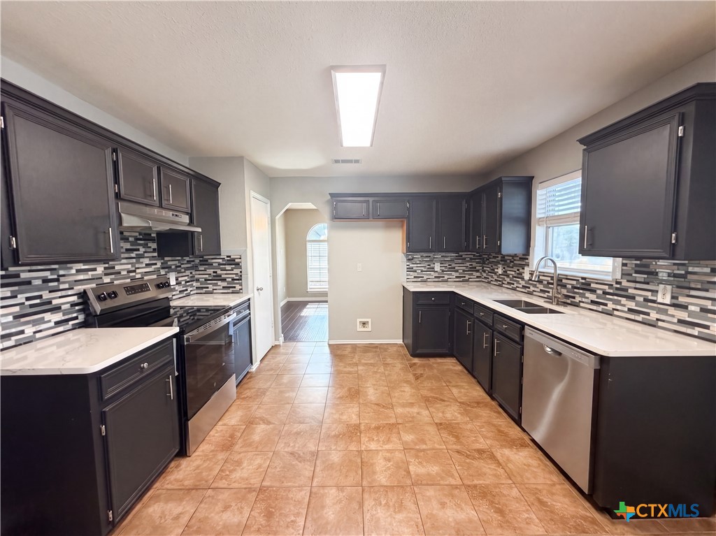 4609 Oxford Drive Property Photo 2