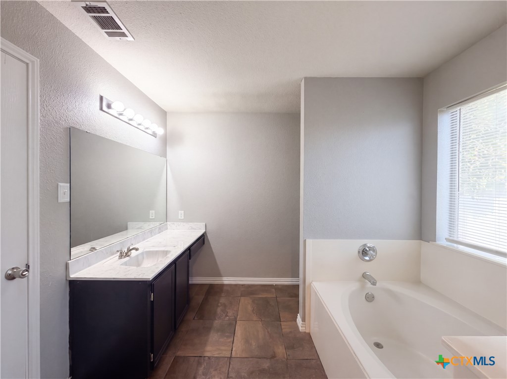 4609 Oxford Drive Property Photo 13