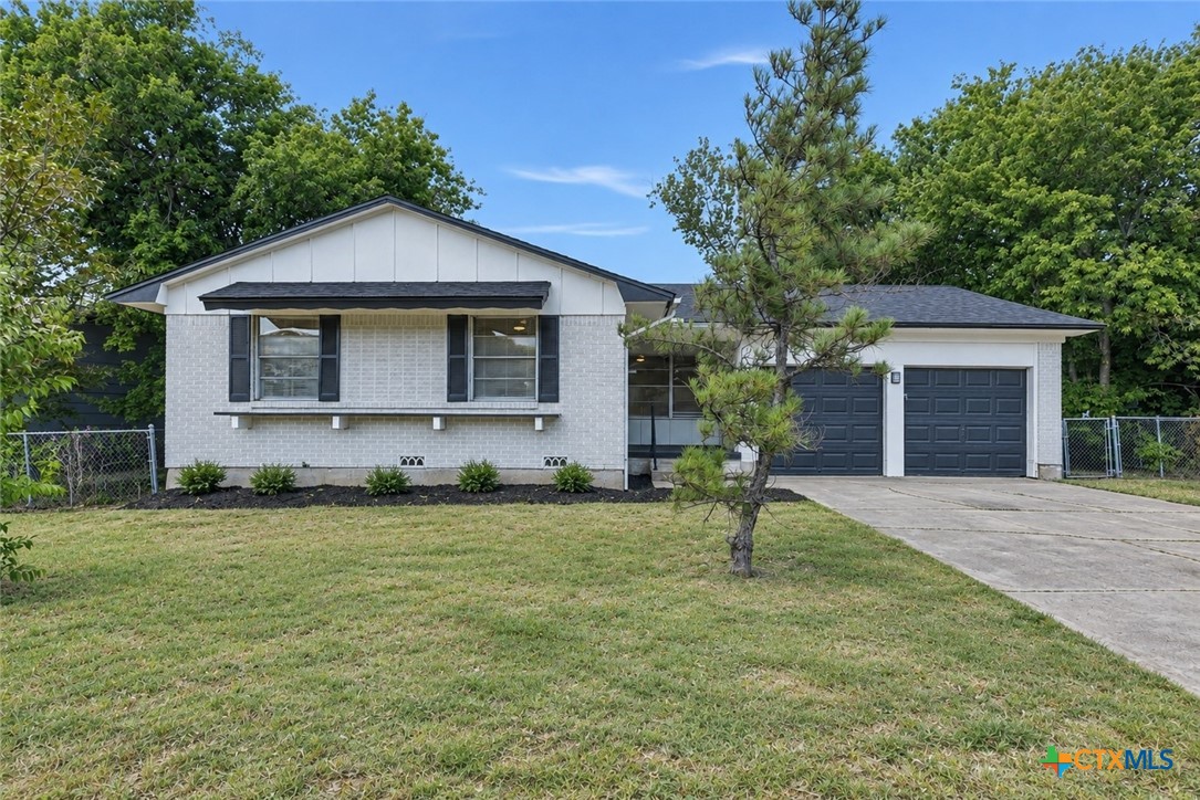1101 Pine Drive Property Photo 1