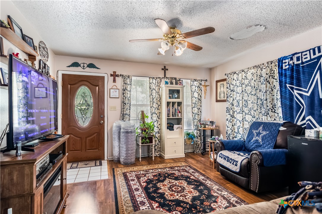 2717 Theresa Lane Property Photo 3