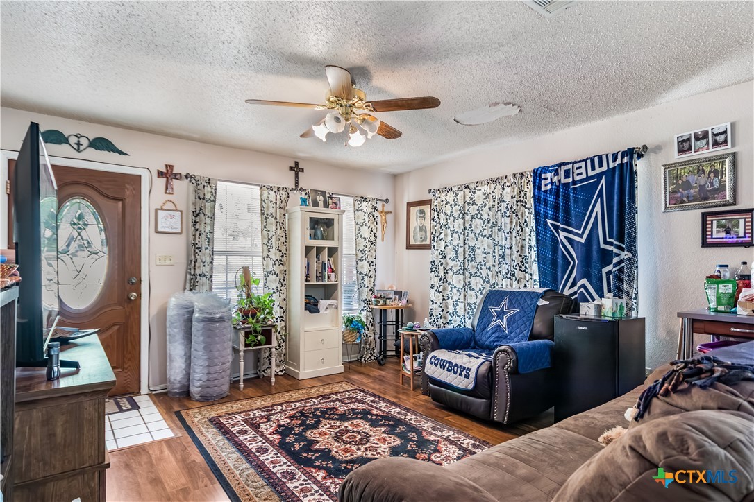 2717 Theresa Lane Property Photo 4