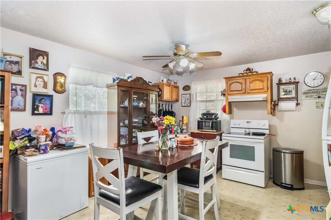 2717 Theresa Lane Property Photo 6