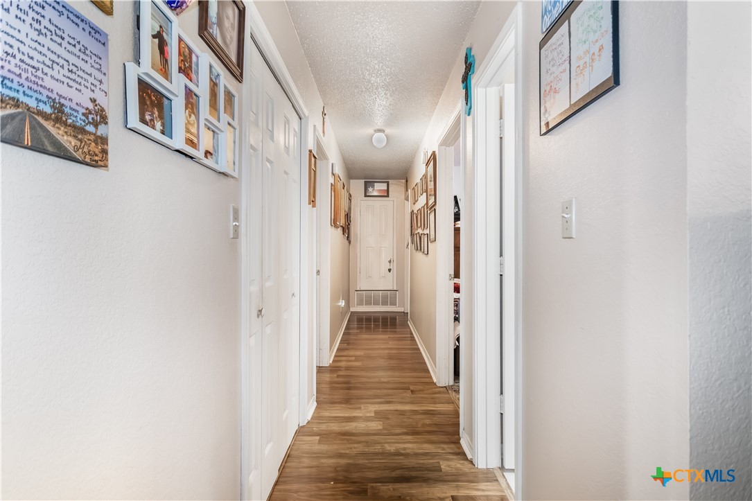 2717 Theresa Lane Property Photo 8