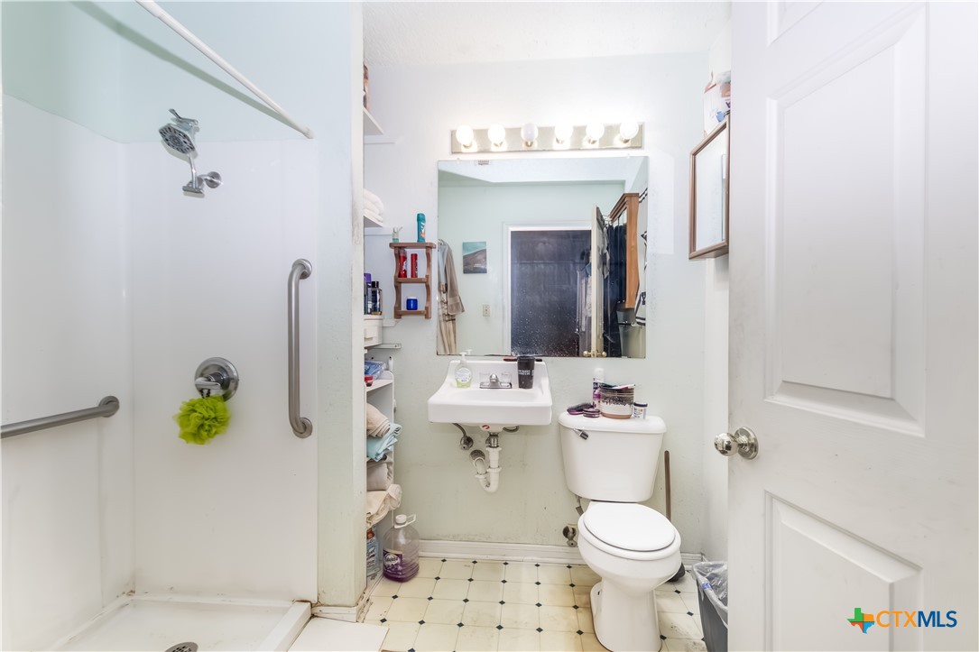 2717 Theresa Lane Property Photo 12