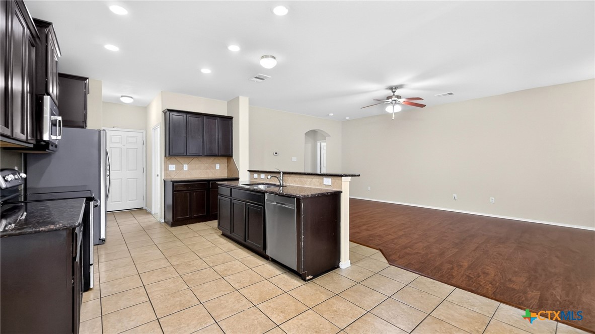 3403 Cricklewood Drive Property Photo 3