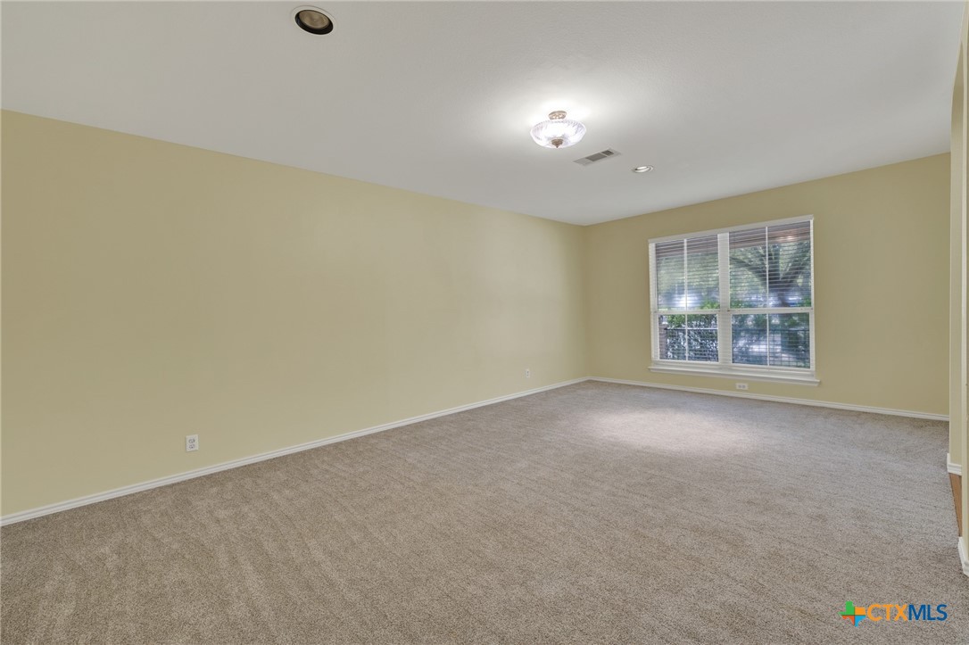 204 Falcon Ridge Drive Property Photo 4