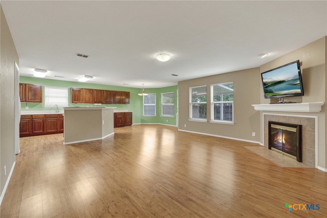 204 Falcon Ridge Drive Property Photo 6