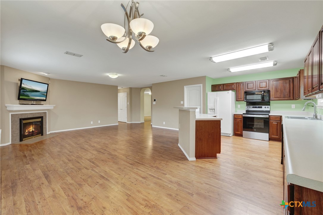 204 Falcon Ridge Drive Property Photo 8