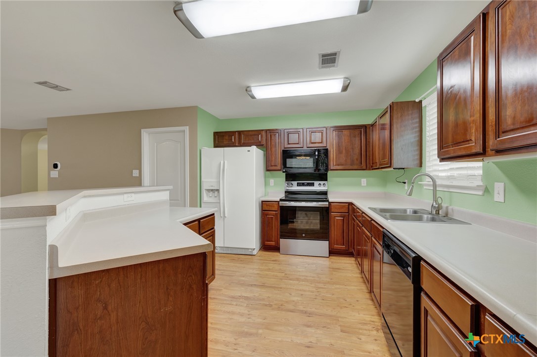 204 Falcon Ridge Drive Property Photo 10