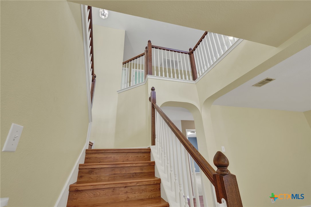 204 Falcon Ridge Drive Property Photo 16