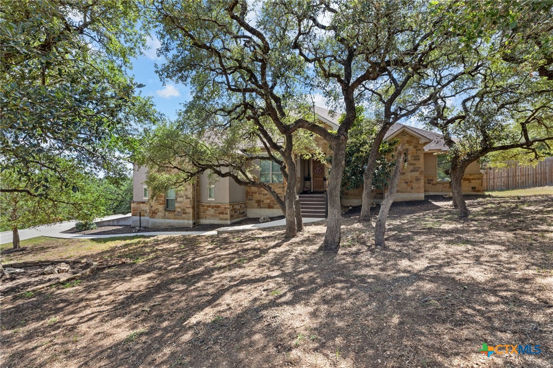 638 Cambridge Drive Property Photo 1