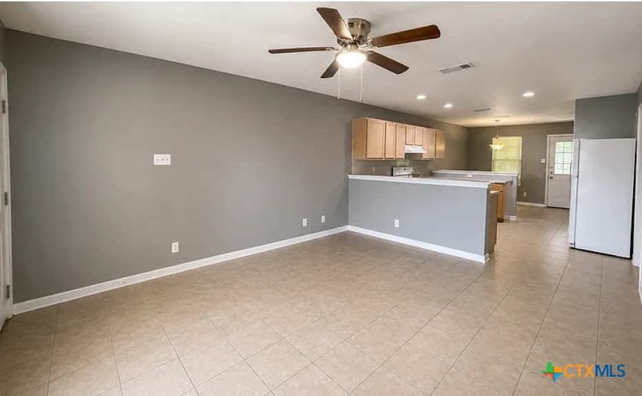 2907 Cantabrian Drive C Property Photo 2