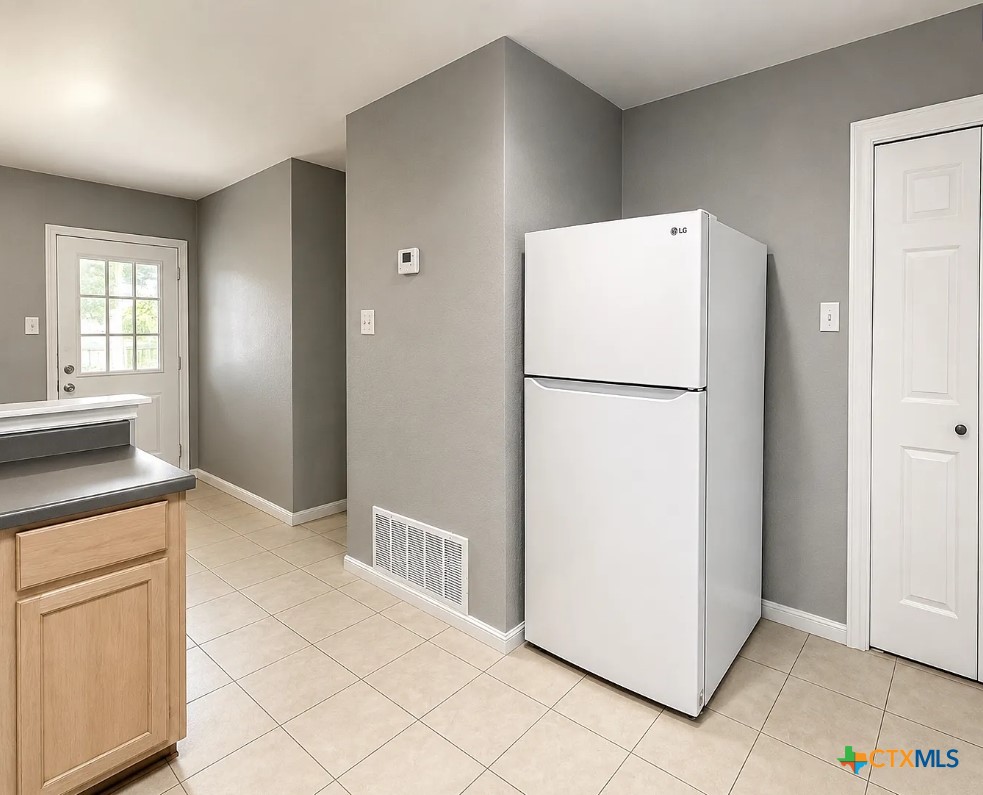 2907 Cantabrian Drive C Property Photo 5