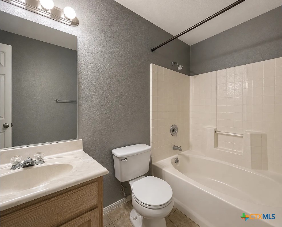2907 Cantabrian Drive C Property Photo 9