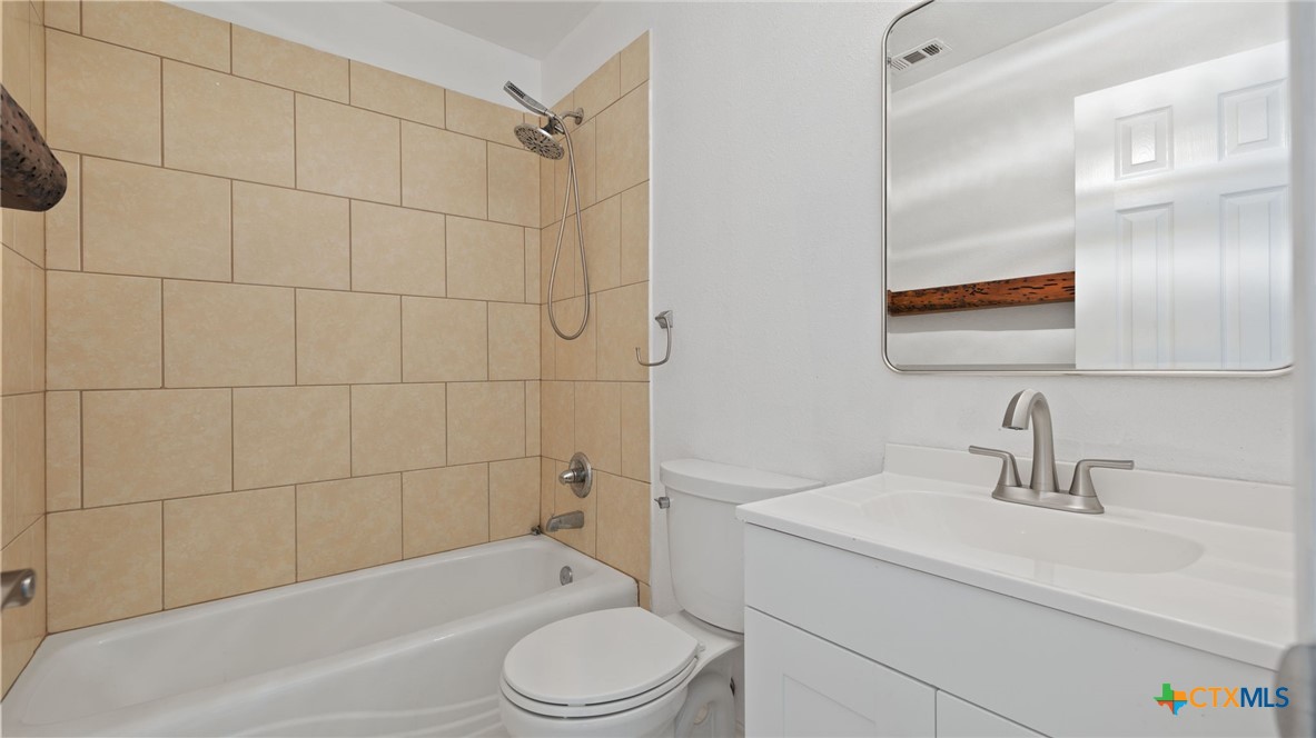 10915 S Highway 183 Property Photo 16