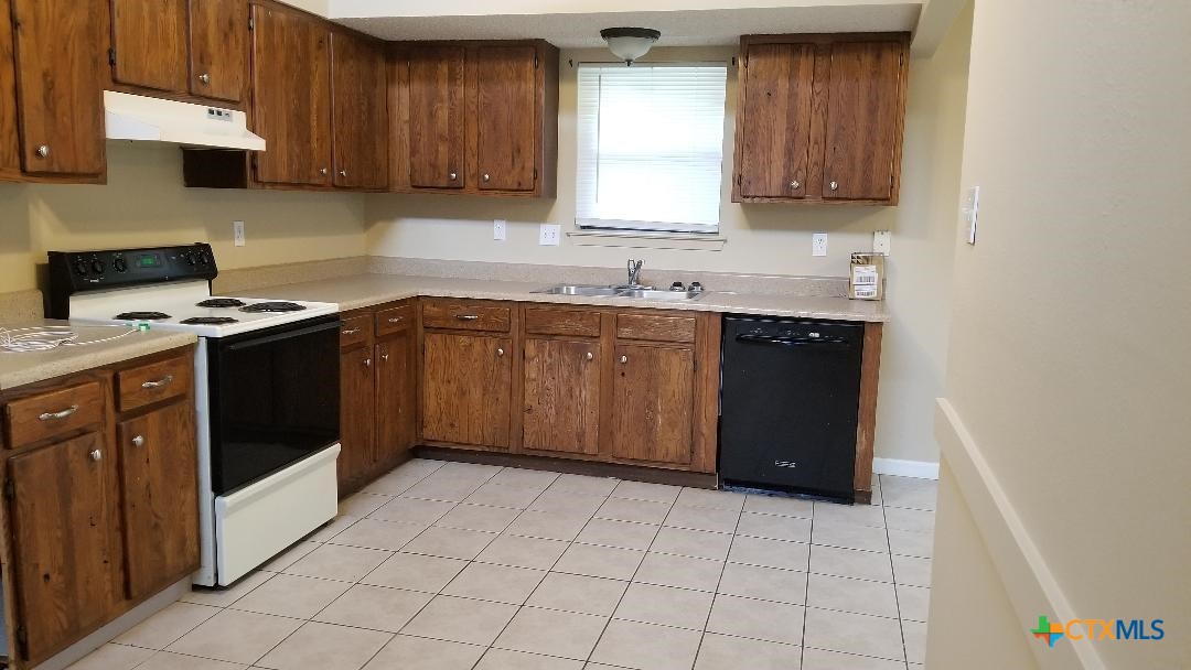 19 Sunflower Circle Property Photo 5