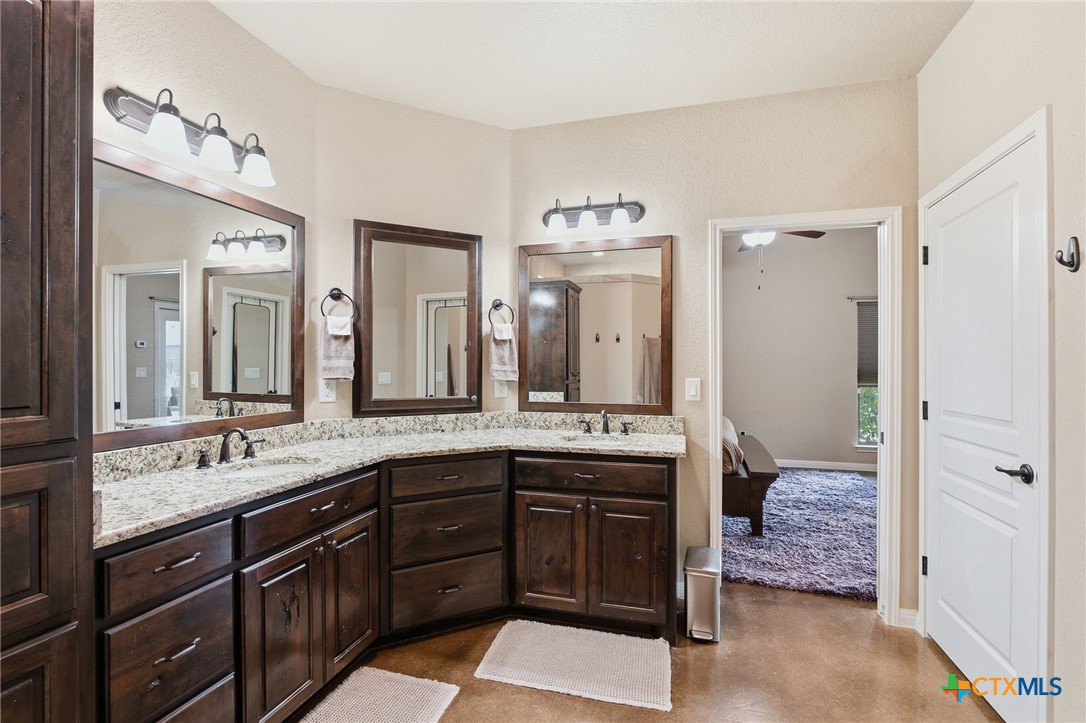 1635 Sun Bay Drive Property Photo 16