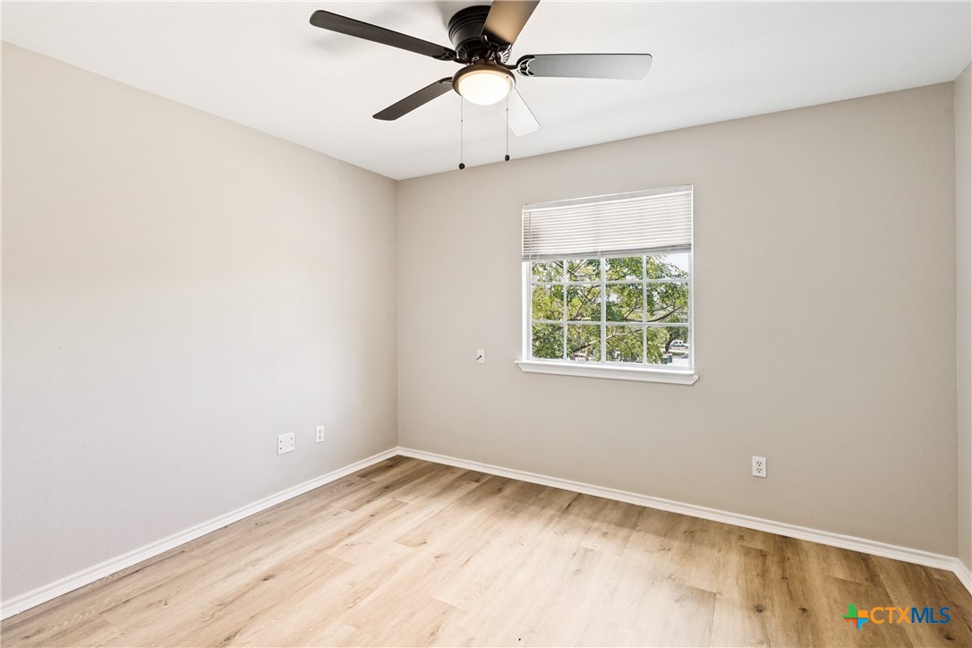 945 Sagewood Property Photo 18