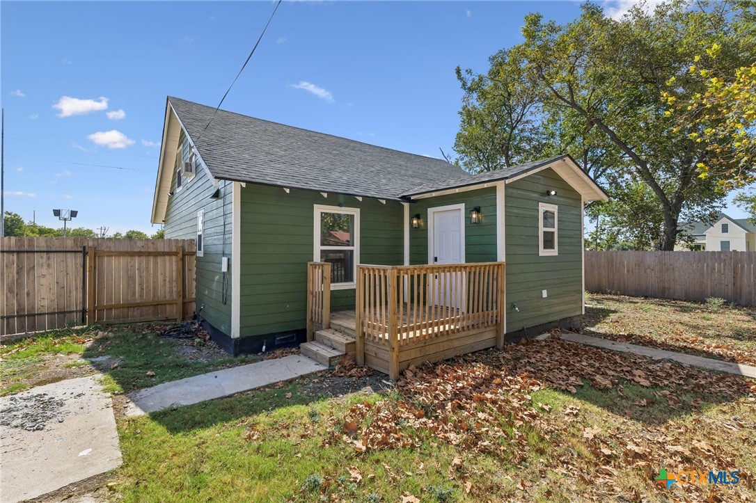 223 Nw Front St. Property Photo 32
