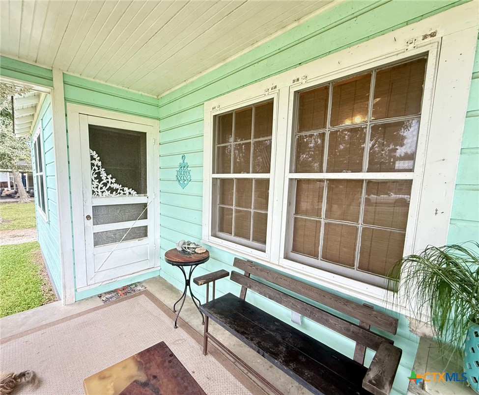 406 E Tres Palacios Avenue Property Photo 3