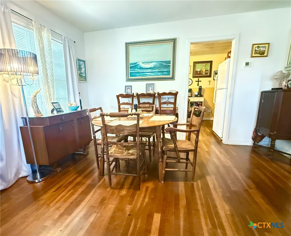 406 E Tres Palacios Avenue Property Photo 9
