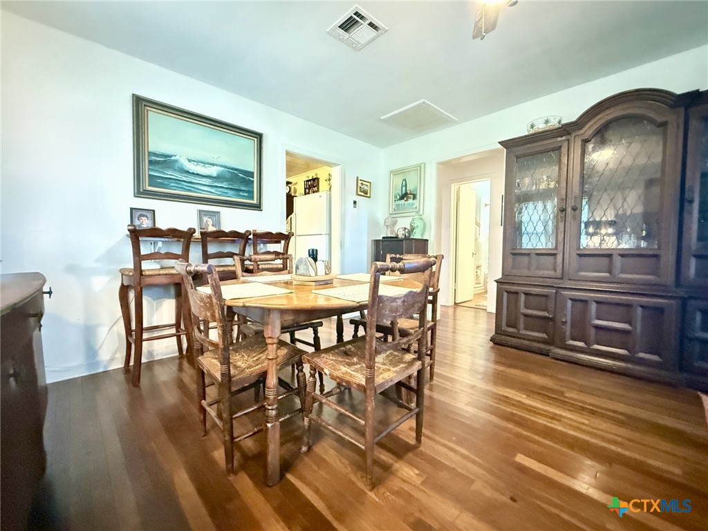 406 E Tres Palacios Avenue Property Photo 10