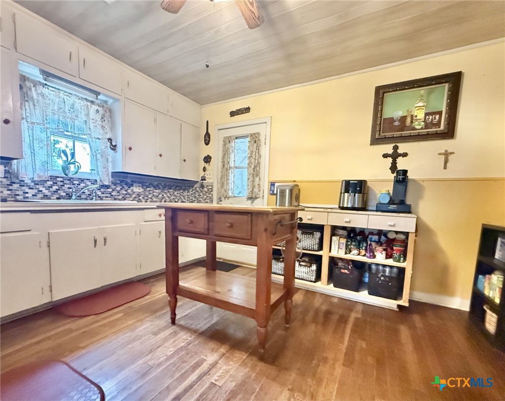 406 E Tres Palacios Avenue Property Photo 12