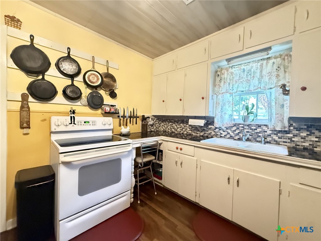 406 E Tres Palacios Avenue Property Photo 15
